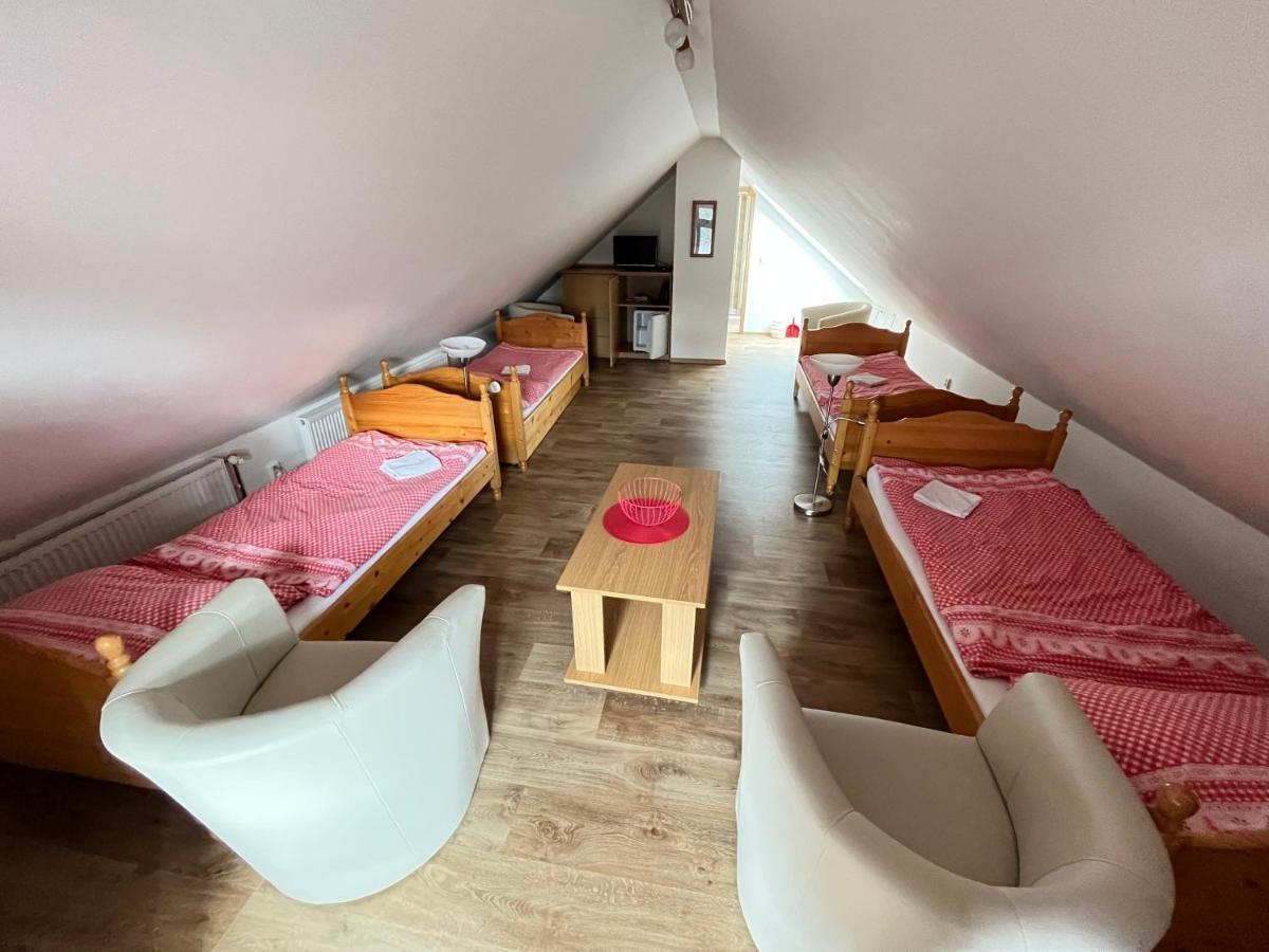 Sokoli Hnizdo Hotel Hlaska Ngoại thất bức ảnh