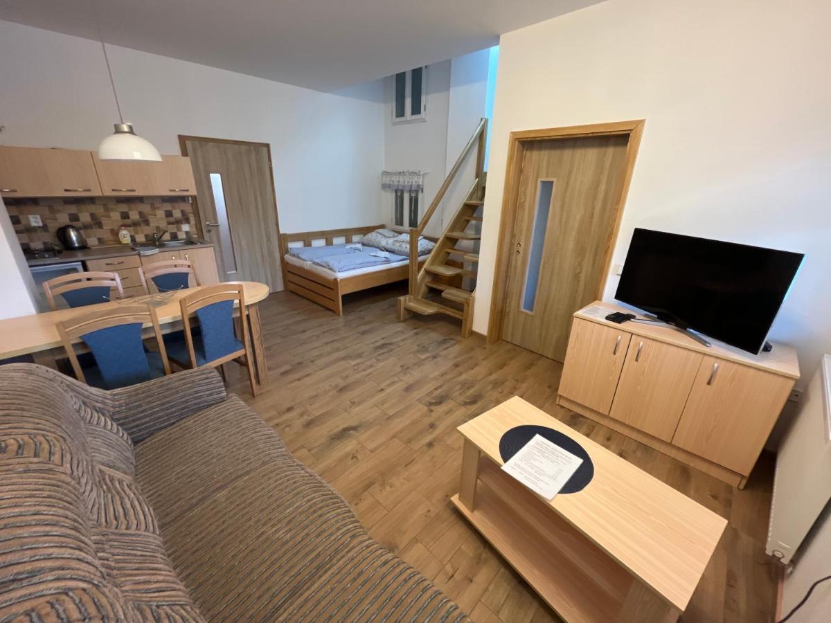 Sokoli Hnizdo Hotel Hlaska Ngoại thất bức ảnh